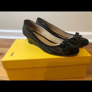 Fendi logo brown shoes